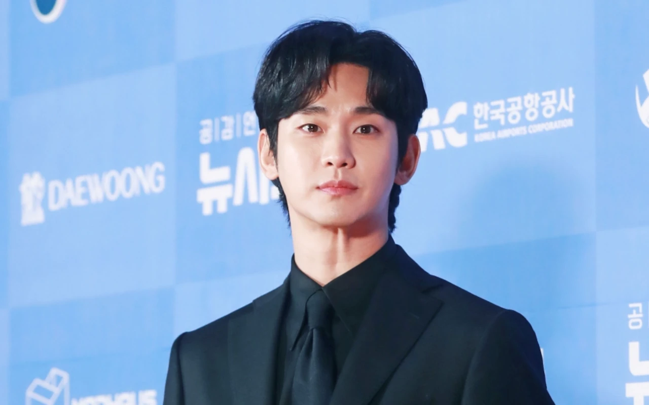 Kim Soo Hyun Dituduh Pacari Cewek Lain sebelum Jalin Hubungan dengan Kim Sae Ron