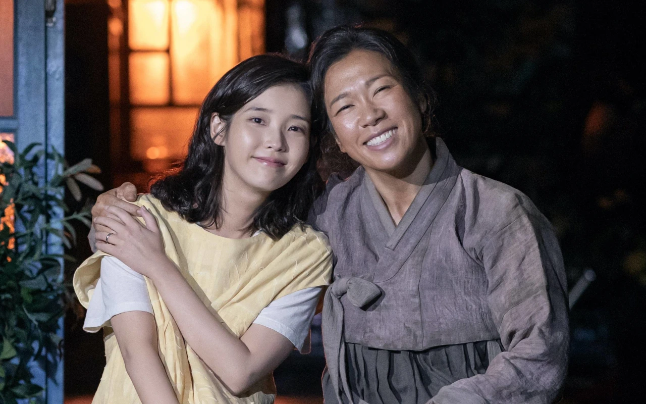 IU Puji Habis-Habisan Akting Yeom Hye Ran di 'When Life Gives You Tangerines'