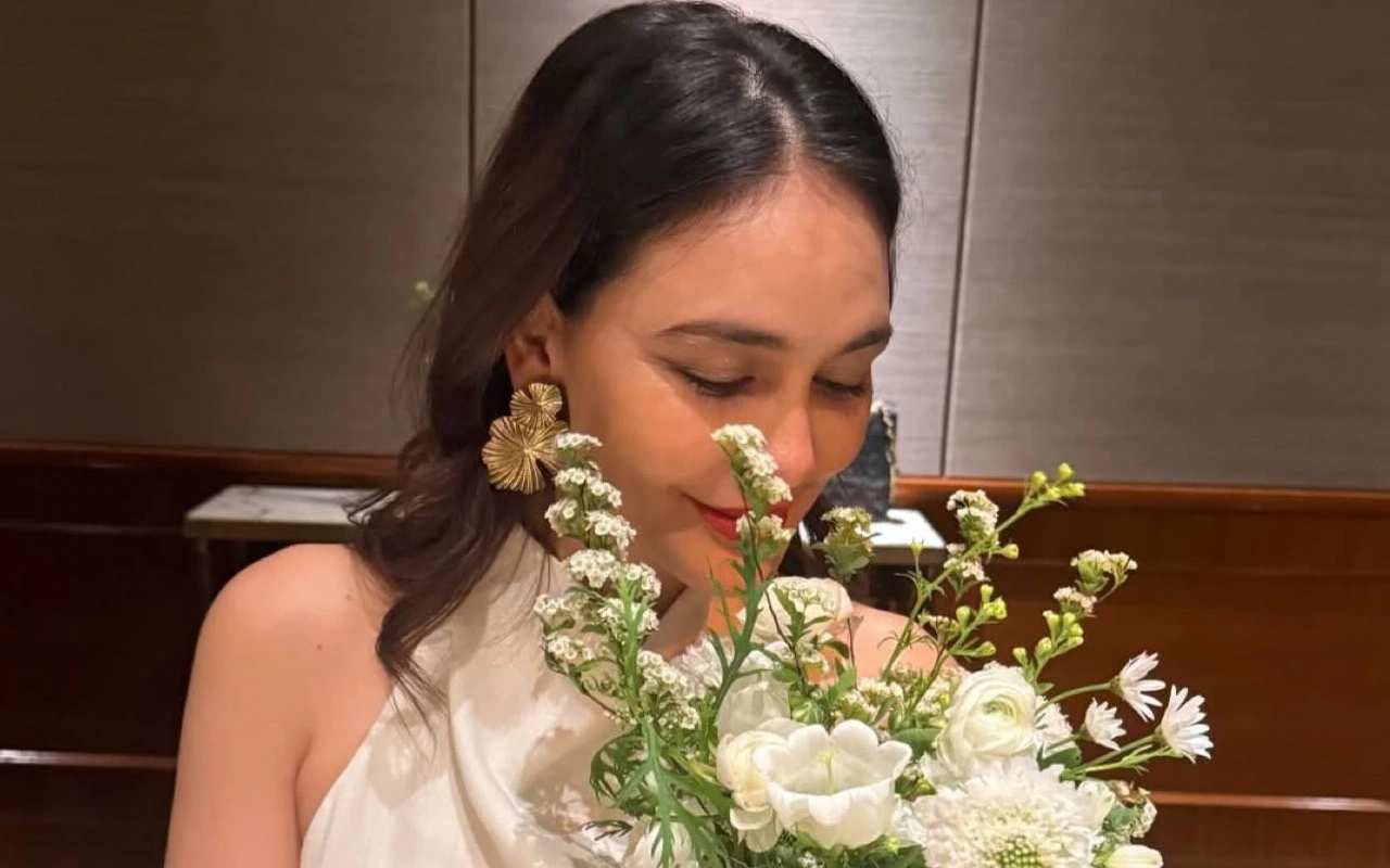 Luna Maya Tampil Cantik saat Dapat Kejutan Bridal Shower di Shanghai