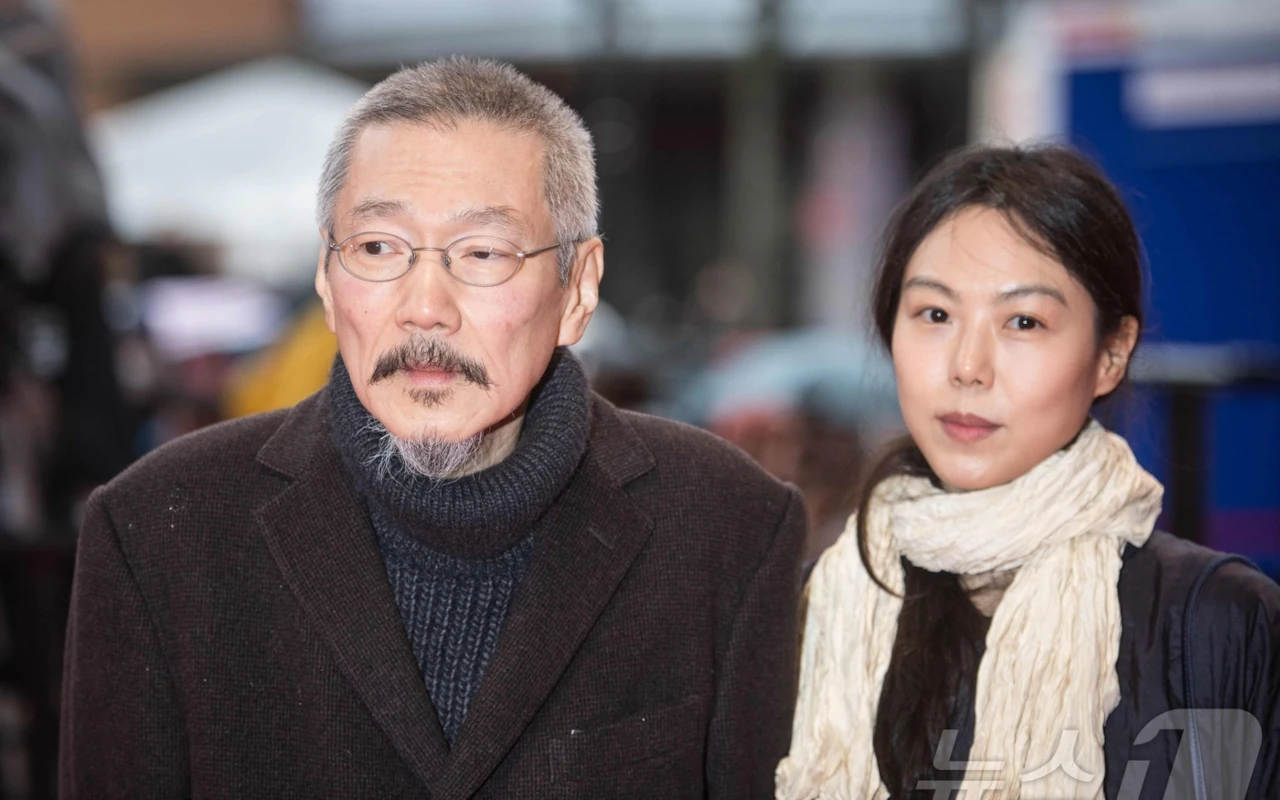Kim Min Hee & Hong Sang Soo Keciduk Momong Bayi Hasil Perselingkuhan