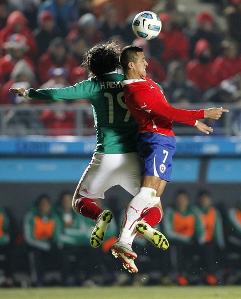 Foto Chile Kalahkan Meksiko 2-1 di Copa America 2011