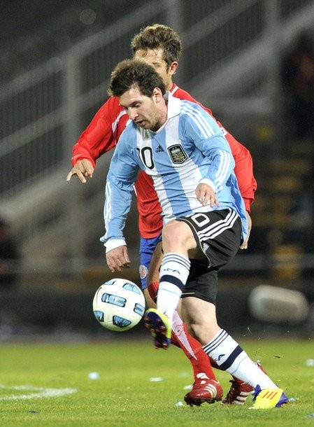 Gambar Foto Tuan rumah Copa America 2011 tampil menyerang dan berhasil melibas Costa Rica 3-0