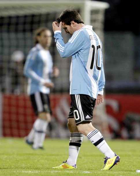 Gambar Foto Tuan rumah Copa America 2011 tampil menyerang dan berhasil melibas Costa Rica 3-0
