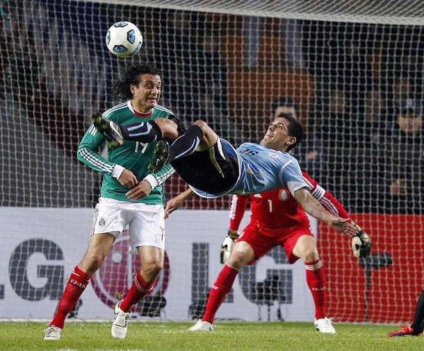 Gambar Foto Uruguay masuk ke perempat final setelah mengalahkan Meksiko dengan skor tipis 1-0