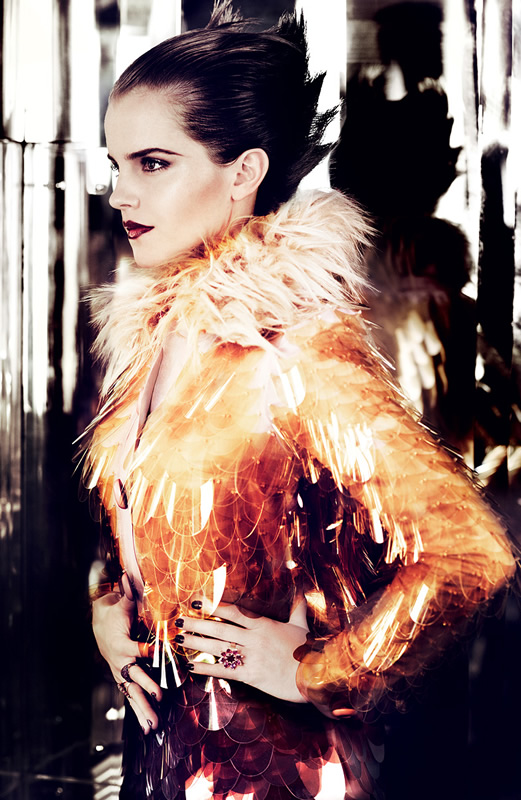 Gambar Foto Emma Watson di majalah Vogue UK edisi Juli 2011