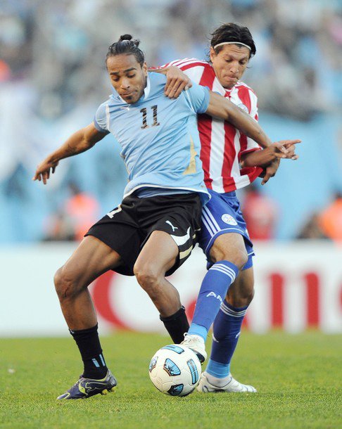 Gambar Foto Pemain Uruguay merayakan kemenangannya di Copa America 2011