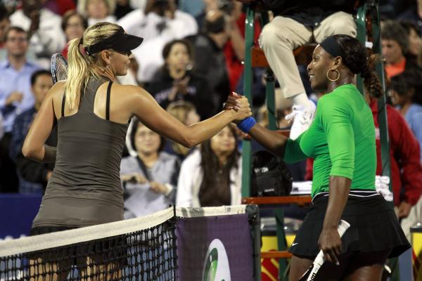 Gambar Foto Maria Sharapova dan Serena Williams berjabat tangan usai pertandingan perempat final