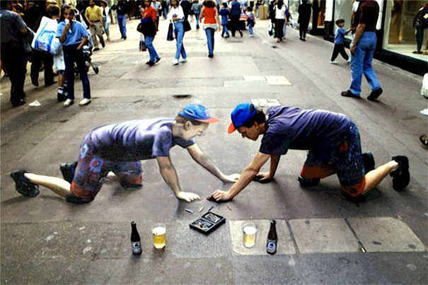 Gambar Foto Bayangan sendiri karya Julian Beever