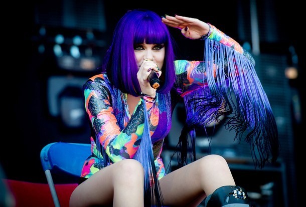 Gambar Foto Aksi Jessie J di acara musik V Festival 2011