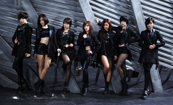 Gambar Foto T-ara untuk promo hits single Cry Cry album Black Eyes