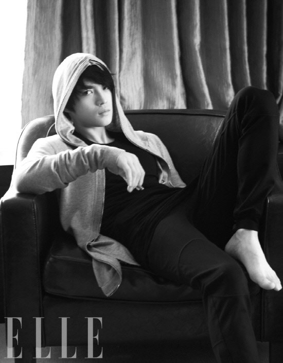 Gambar Foto Hero Jaejoong di ELLE Korea edisi Maret 2011
