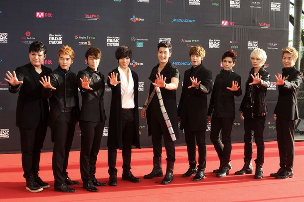 Gambar Foto Super Junior di Red Carpet Mnet Asian Music Awards 2011