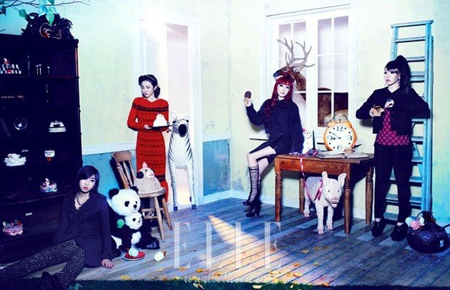 Gambar Foto 2NE1 dengan Konsep Fairytale di Majalah ELLE Korea
