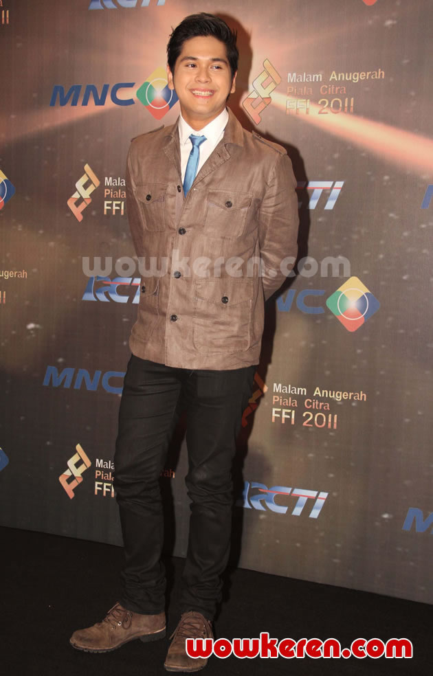 Gambar Foto Petra Sihombing di Red Carpet Festival Film Indonesia 2011