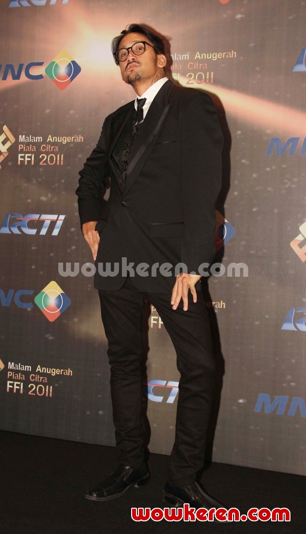 Gambar Foto Tora Sudiro di Red Carpet Festival Film Indonesia 2011