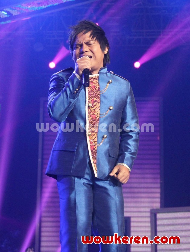 Gambar Foto Faank Wali di Konser 'Dekade Trans Untuk Indonesia'