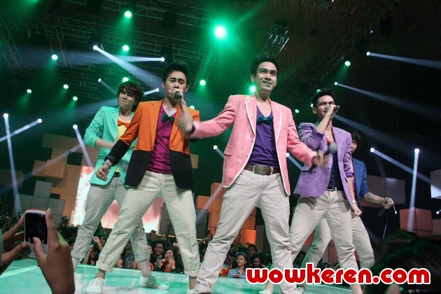 Gambar Foto Mr. Bee di Parade Global TV - 100% Ampuh