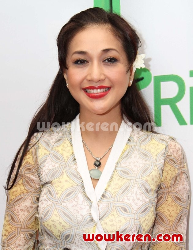 Gambar Foto Paramitha Rusady di Konferensi Pers Film 'Ummi Aminah'