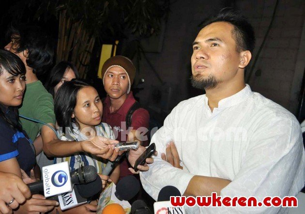 Gambar Foto Saiful Jamil Saat Ditemui di Studio Hanggar