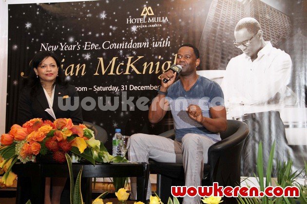 Gambar Foto Brian McKnight di Jumpa Pers Acara 'New Year's Eve Countdown With Brian Mcknight'