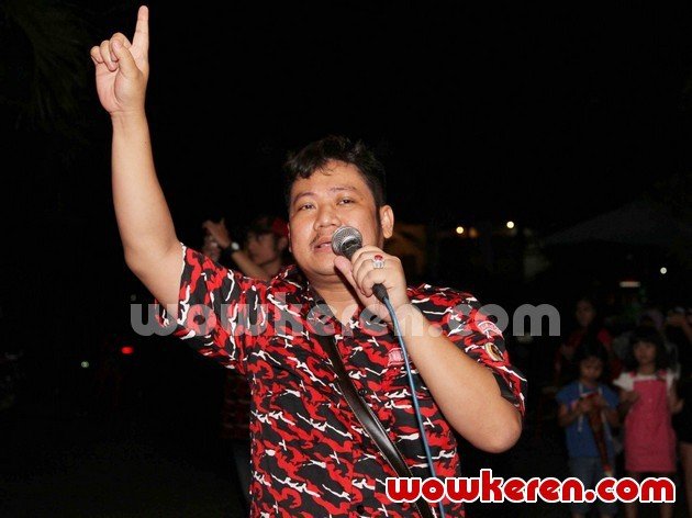 Gambar Foto Ki Kusumo di Acara Malam Pergantian Tahun