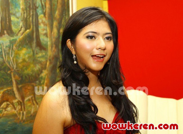 Gambar Foto Qory Sandioriva Saat Ditemui di Studio Hanggar