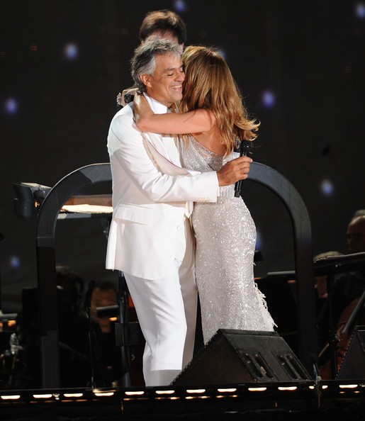 Gambar Foto Andrea Bocelli dan Celine Dion Tampil Bersama di The New York Philharmonic In Concert