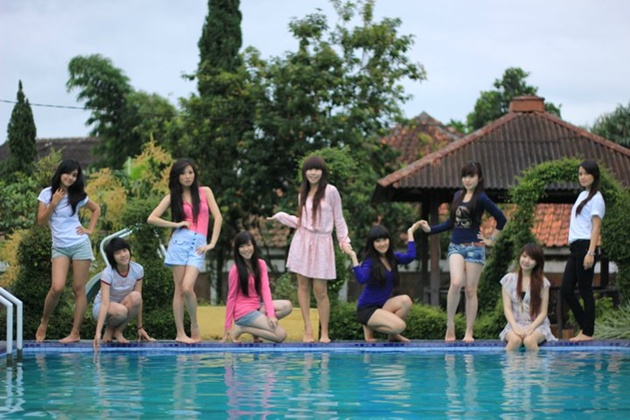 Gambar Foto Cherry Belle tampak ceria