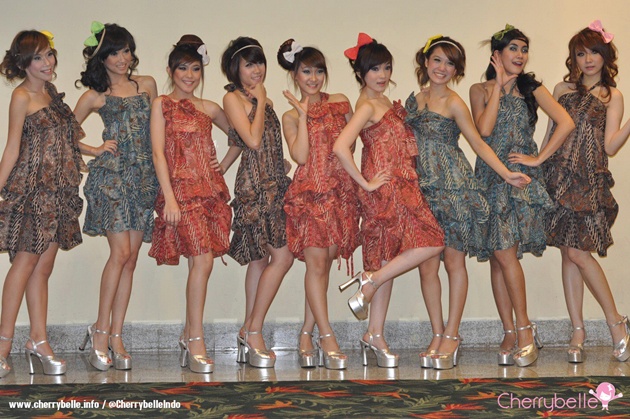 Gambar Foto Cherry Belle saat mengisi acara di salah satu program musik