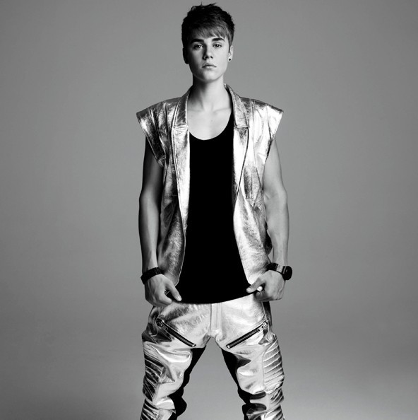 Gambar Foto Justin Bieber di Majalah V 2012