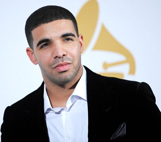 Gambar Foto Drake Menghadiri Salah Satu Acara