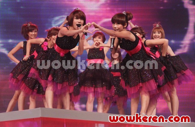 Gambar Foto Cherry Belle di Semarak 17 Indosiar