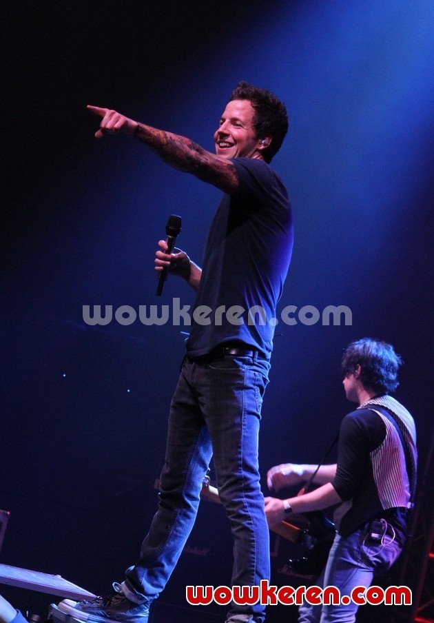 Gambar Foto Konser Simple Plan di Istora Senayan