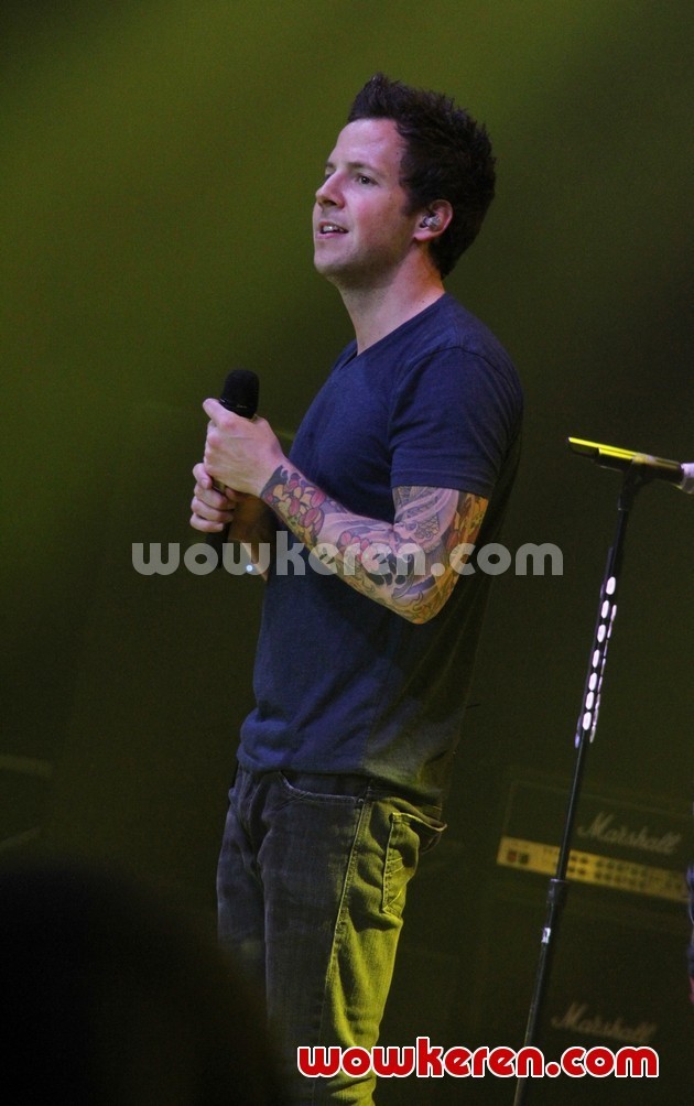 Gambar Foto Konser Simple Plan di Istora Senayan