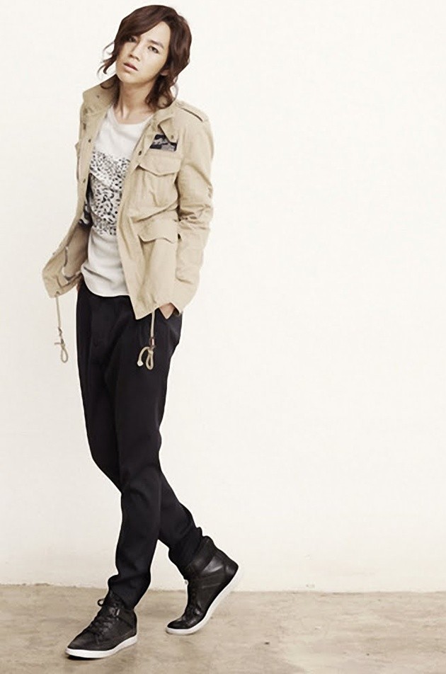 Gambar Foto Jang Geun-Suk Menjadi Model untuk Codes Combine