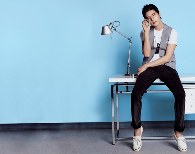 Gambar Foto Won Bin berpose untuk I'M DAVID Summer 2011 Collection