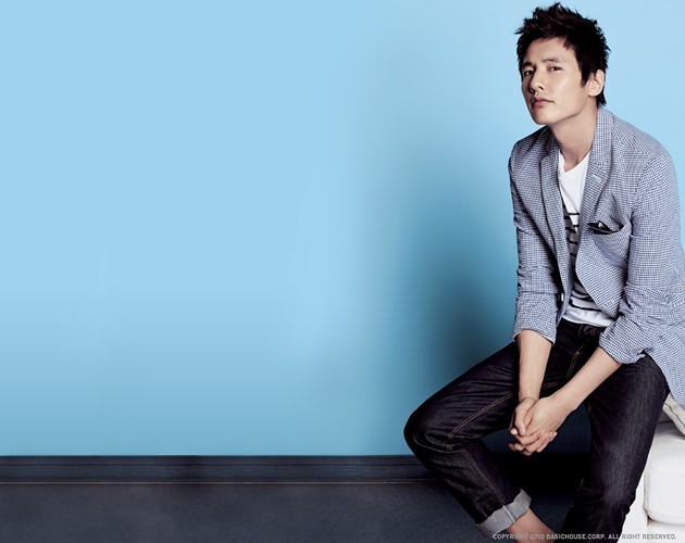 Gambar Foto Won Bin berpose untuk I'M DAVID Summer 2011 Collection