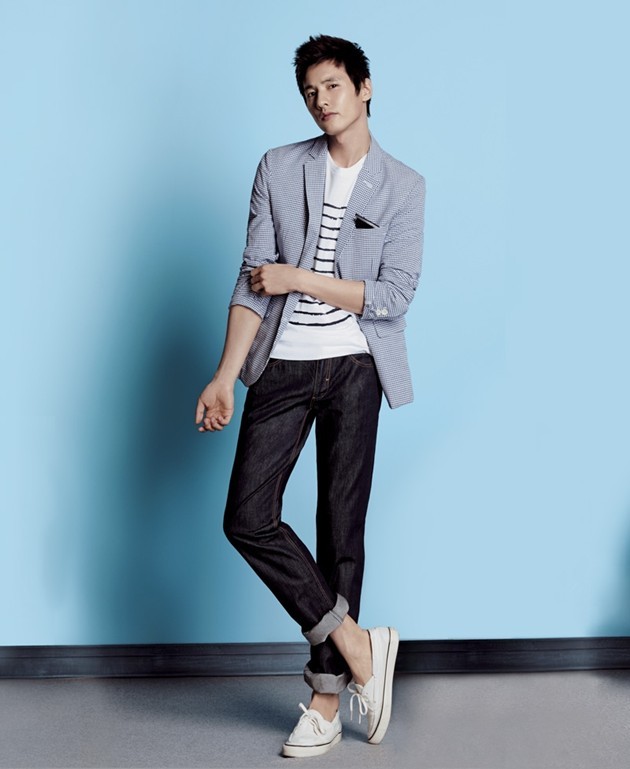 Gambar Foto Won Bin berpose untuk I'M DAVID Summer 2011 Collection