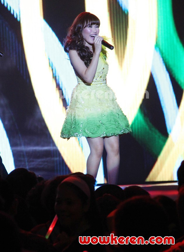 Gambar Foto Ayu Ting Ting di Dahsyat Awards RCTI 2012
