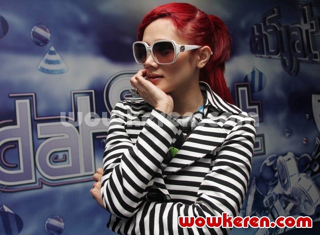 Gambar Foto Mulan Jameela Saat Ditemui di Studio RCTI