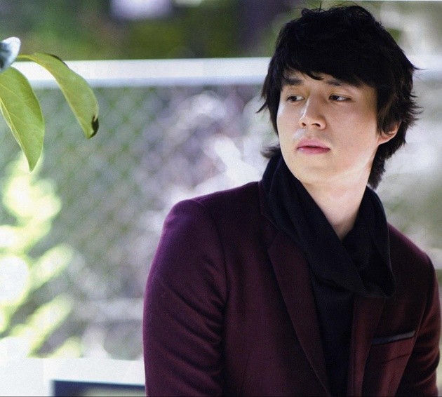 Gambar Foto Penampilan Lee Dong-wook Terlihat Cool di Depan Kamera