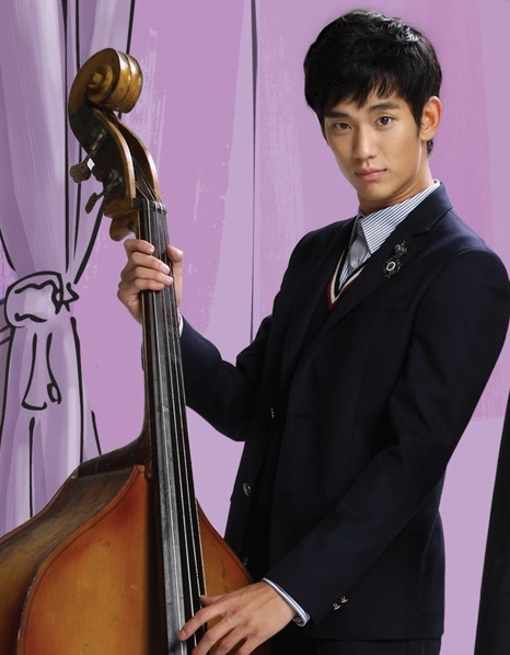 Gambar Foto Kim Soo Hyun Berpose di Depan Kamera