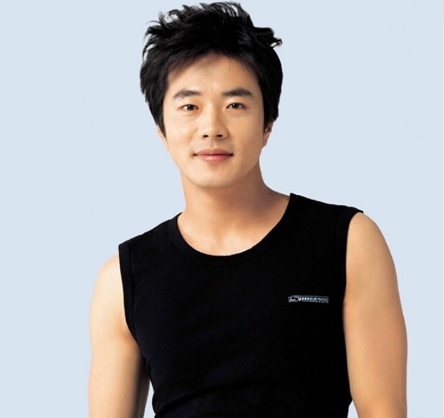 Gambar Foto Kwon Sang Woo Memulai Karirnya Sebagai Model