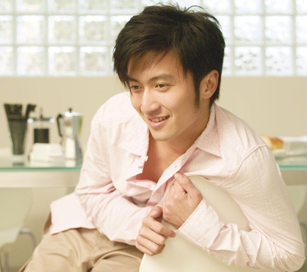 Foto Nicholas Tse Pernah Tinggal di Vancouver Canada - Foto 2 dari 20