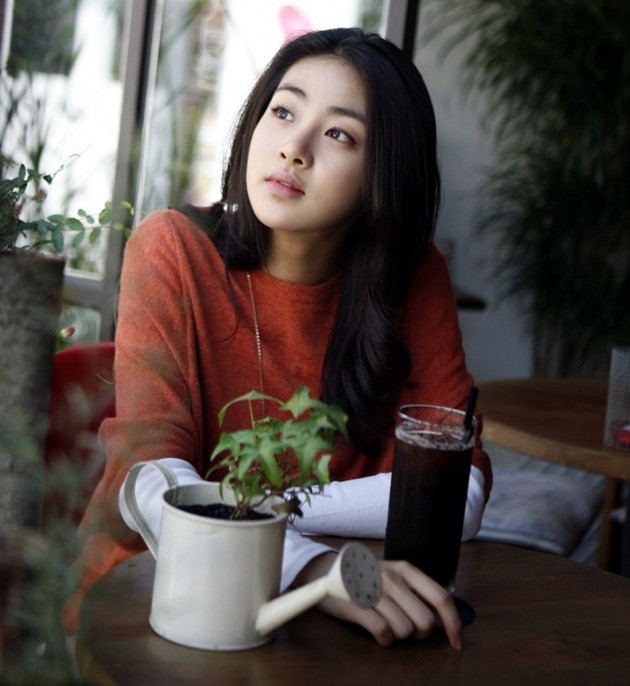 Gambar Foto Kang Sora Tetap Santai dengan Aktifitasnya