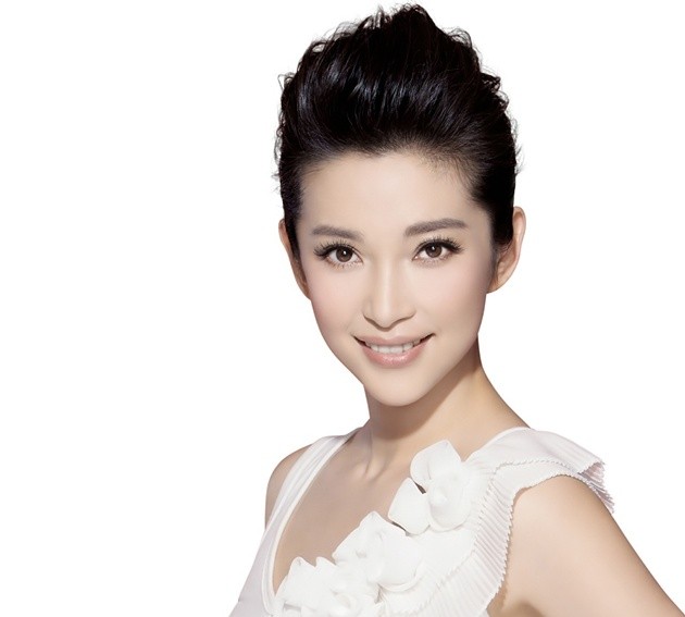 Gambar Foto Li Bingbing Bermain di 