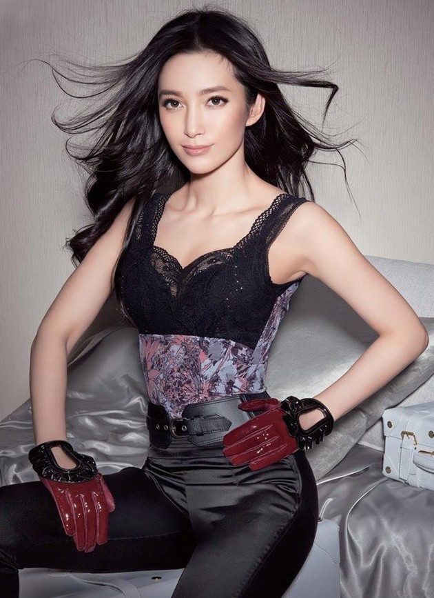 Gambar Foto Li Bingbing Menjadi Model Iklan Pakaian Dalam Wanita