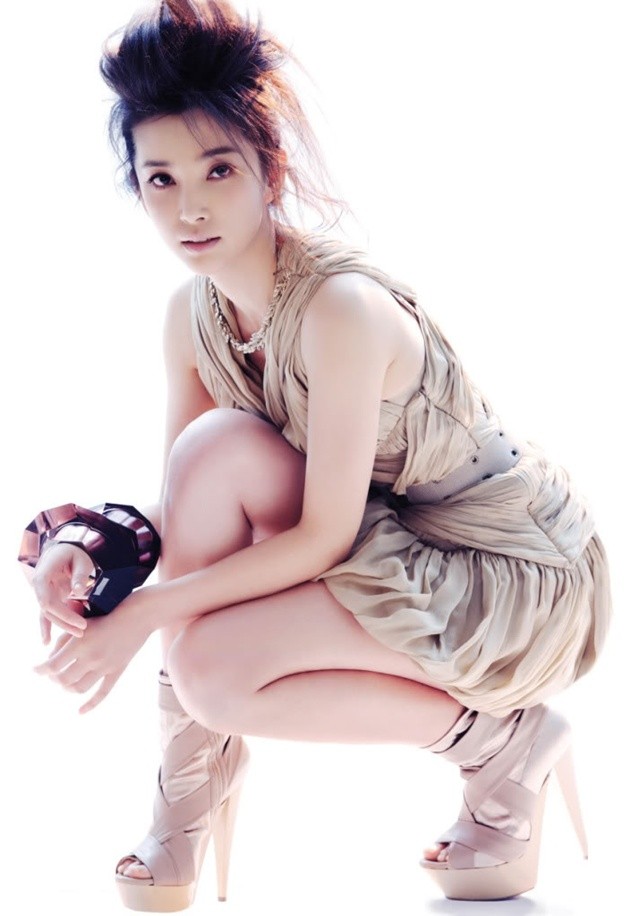 Gambar Foto Li Bingbing di Pemotretan untuk Cover Majalah di Taiwan
