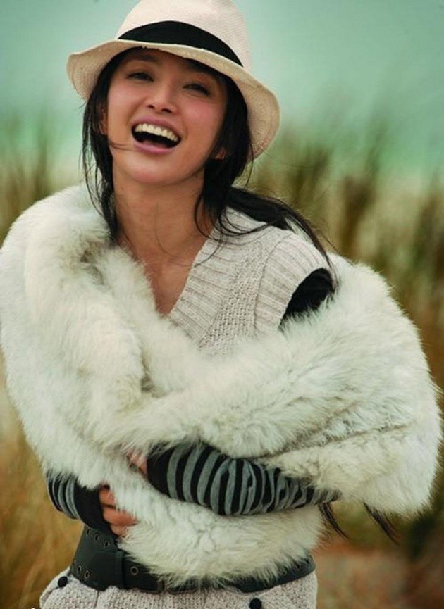 Gambar Foto Li Bingbing Ceria Saat Pemotretan