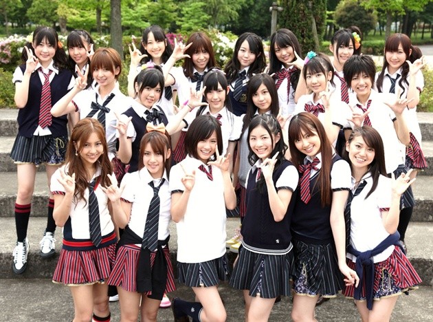 Gambar Foto AKB48 Eksis di Depan Kamera